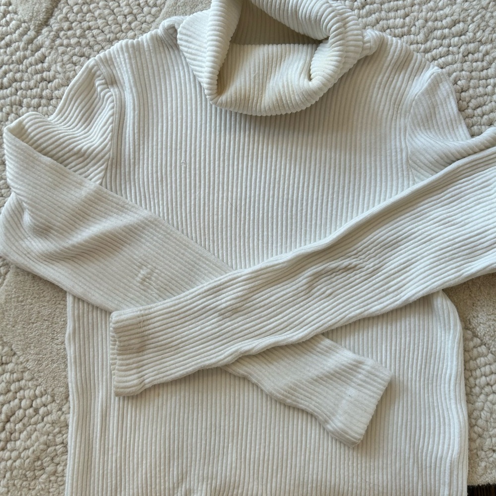 Club Monaco White Ribbed Turtleneck Sweater